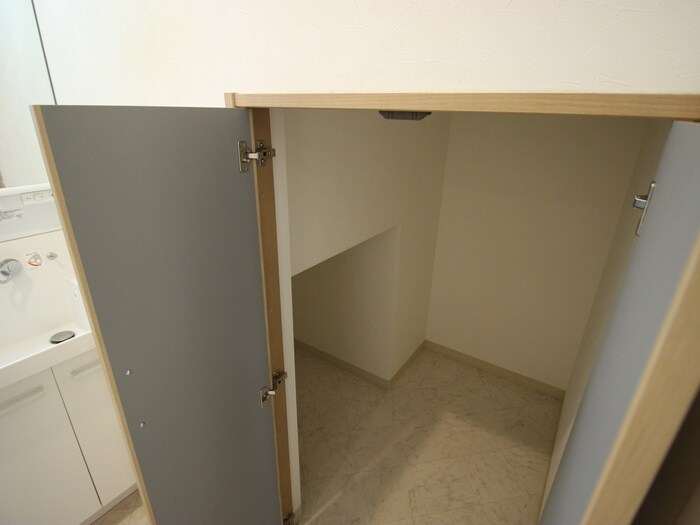物件内観写真15　(収納)