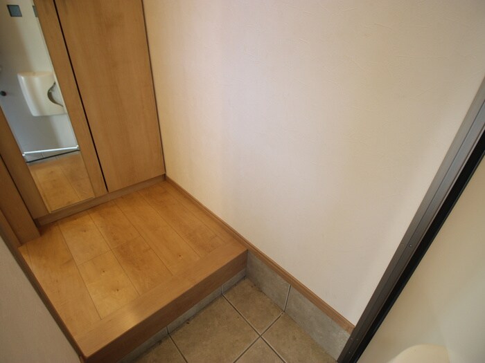 物件内観写真18　(玄関)