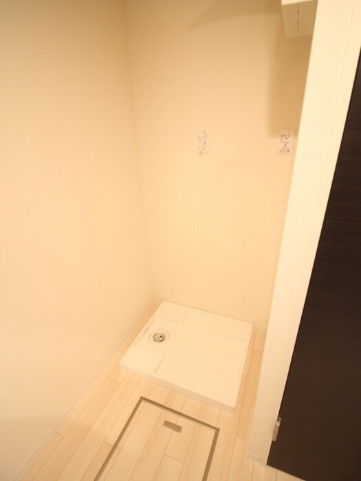 物件内観写真11　(洗濯機置場)