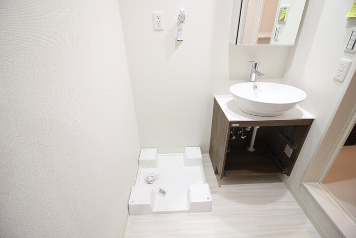 物件内観写真16　(洗濯機置場)