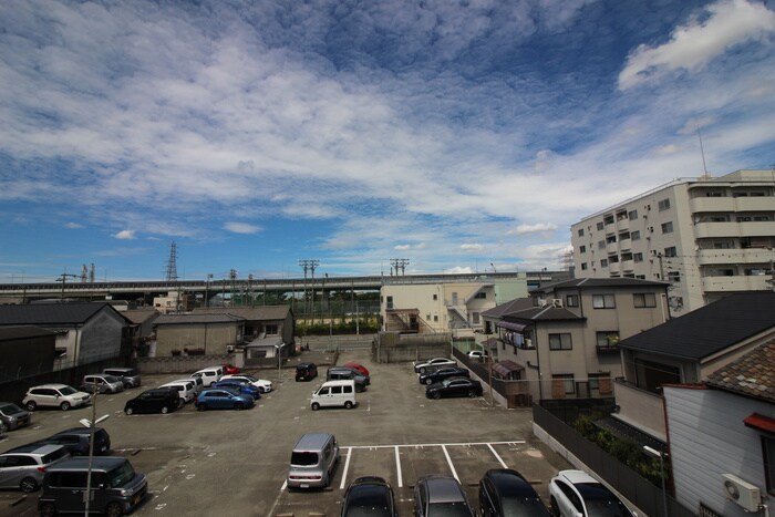 物件内観写真18　(室内からの展望)