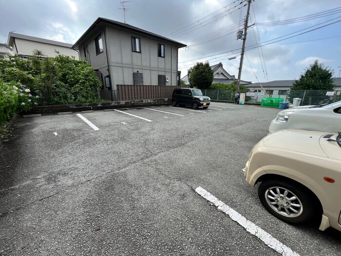 物件外観写真4　(エントランス部分)