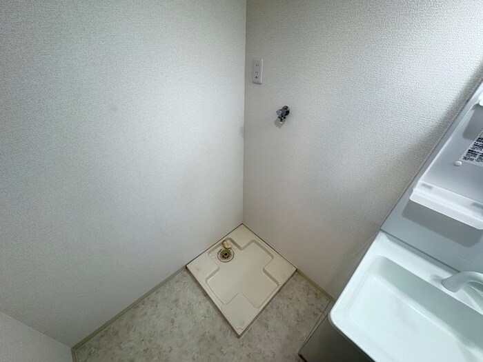 物件内観写真14　(洗濯機置場)