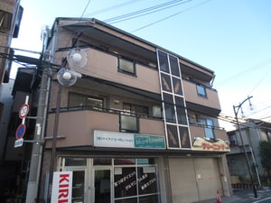 レインフォレスト外観写真