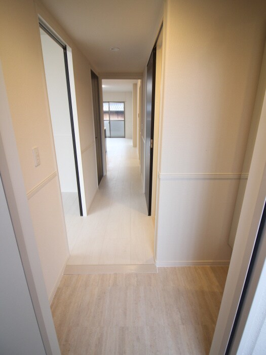 物件内観写真7　(玄関)