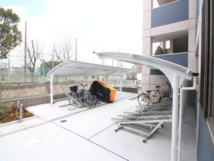 物件外観写真5　(駐輪場)