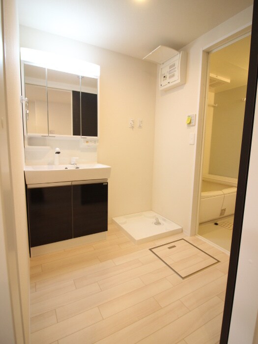 物件内観写真11　(洗濯機置場)