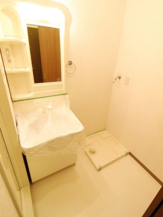 物件内観写真15　(洗濯機置場)