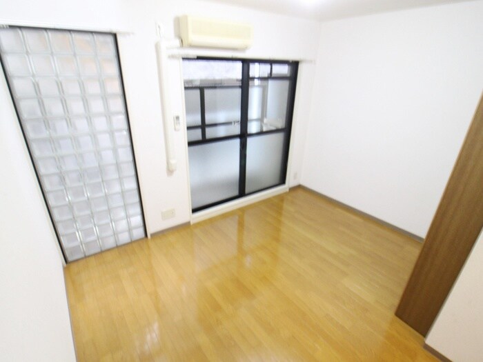 物件内観写真20　(室内からの展望)