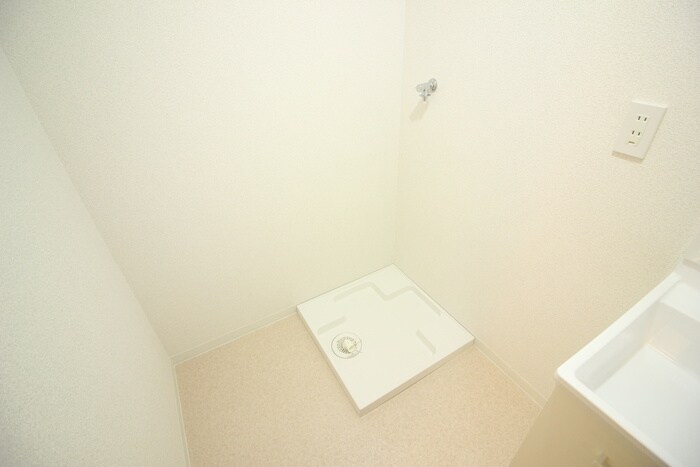 物件内観写真14　(洗濯機置場)