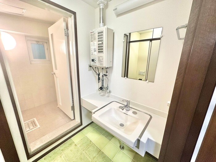 物件内観写真12　(洗面)