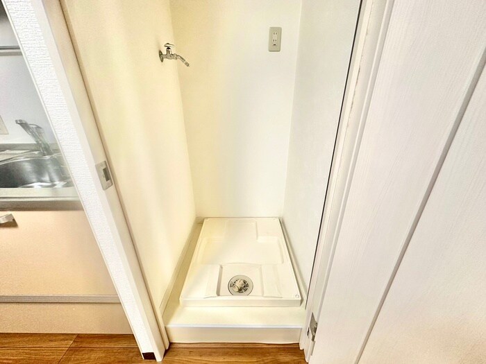 物件内観写真15　(洗濯機置場)