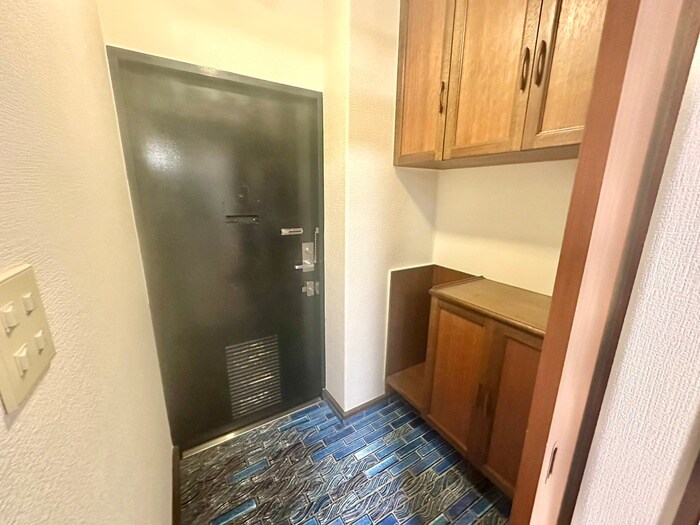 物件内観写真18　(玄関)