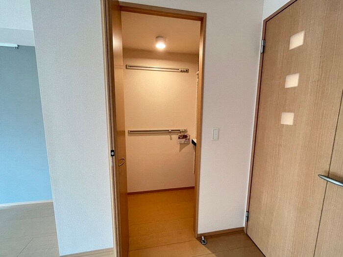 物件内観写真15　(収納)