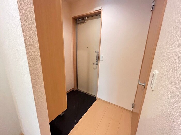 物件内観写真18　(玄関)