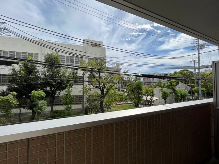 物件内観写真22　(室内からの展望)