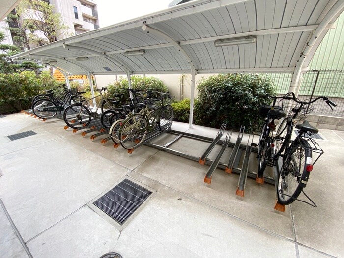 物件外観写真3　(駐輪場)