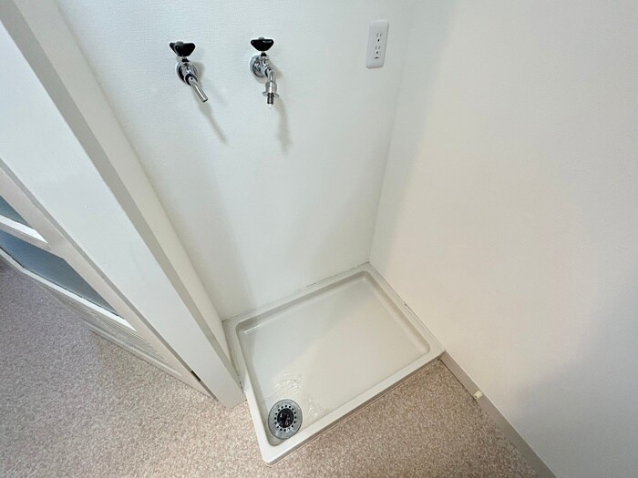 物件内観写真18　(洗濯機置場)
