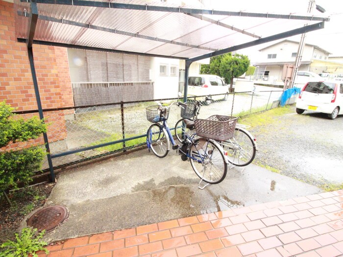 物件外観写真2　(駐輪場)