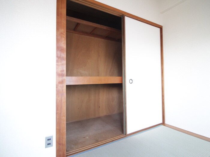 物件内観写真12　(収納)