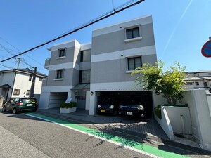 ロイヤル甲東園外観写真