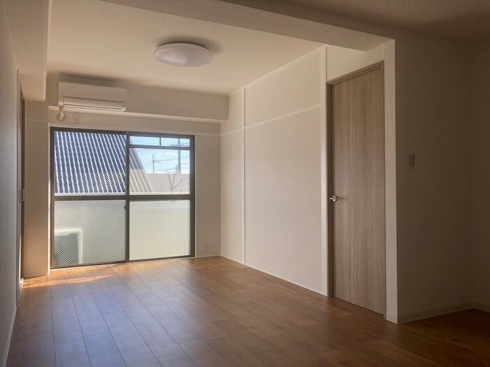 物件内観写真3　(居室)