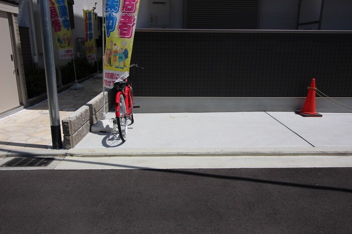 物件外観写真3　(駐輪場)