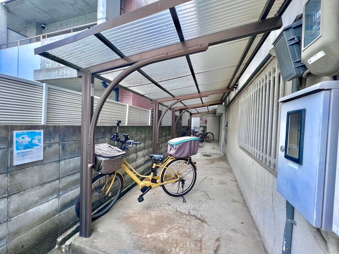 物件外観写真6　(駐輪場)