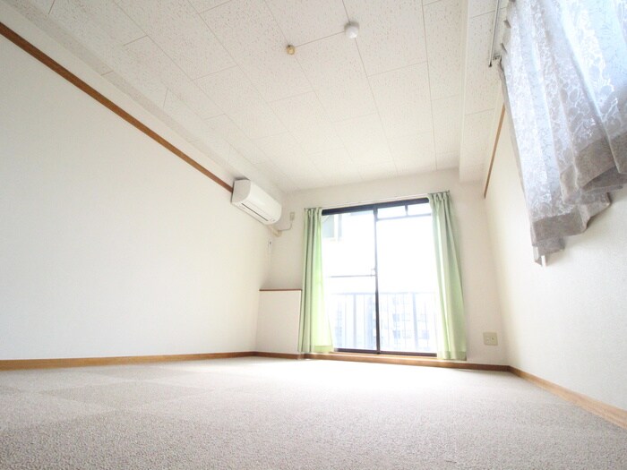 物件内観写真10　(居室)