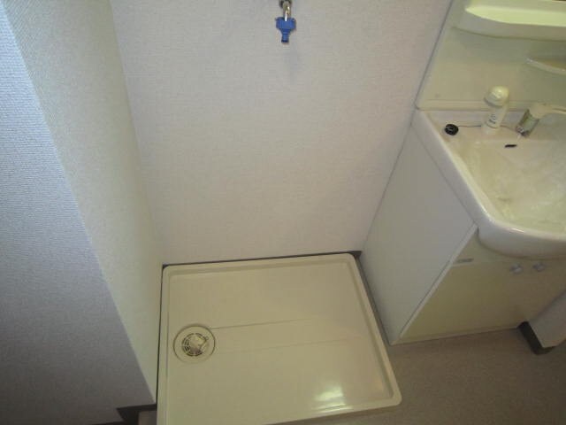 物件内観写真10　(洗濯機置場)