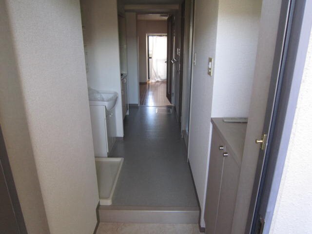 物件内観写真16　(廊下)