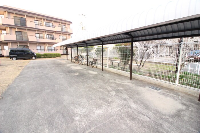 物件外観写真6　(駐輪場)