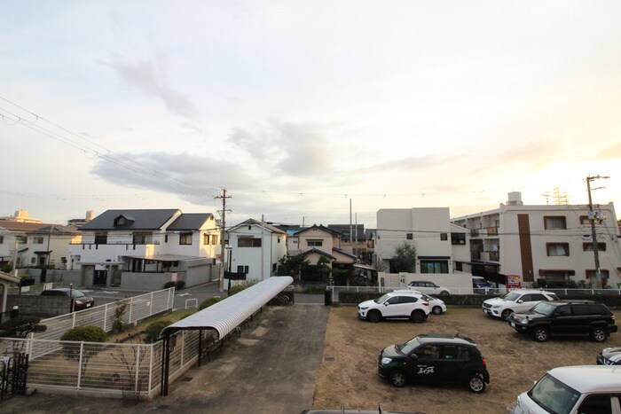 物件内観写真16　(室内からの展望)