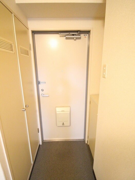 物件内観写真17　(玄関)