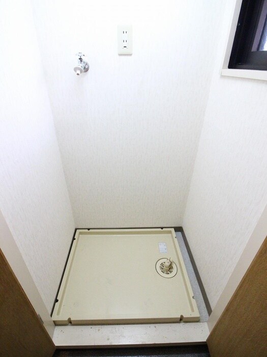 物件内観写真20　(洗濯機置場)