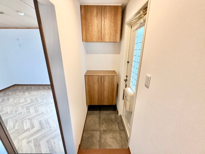 物件内観写真16　(玄関)