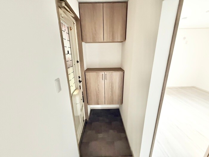 物件内観写真16　(玄関)