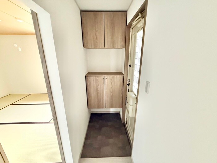 物件内観写真16　(玄関)