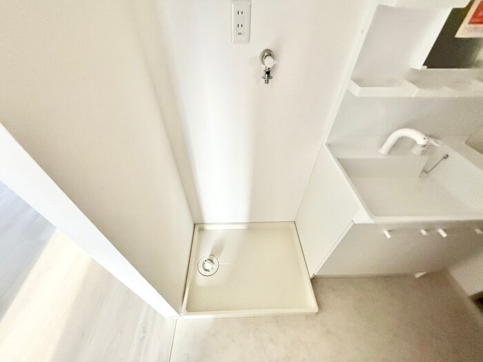 物件内観写真18　(洗濯機置場)