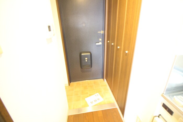 物件内観写真14　(玄関)