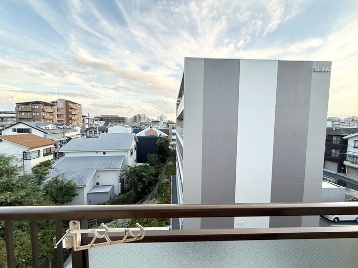 物件内観写真18　(室内からの展望)