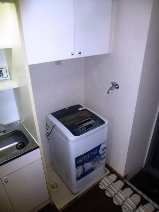 物件内観写真10　(洗濯機置場)