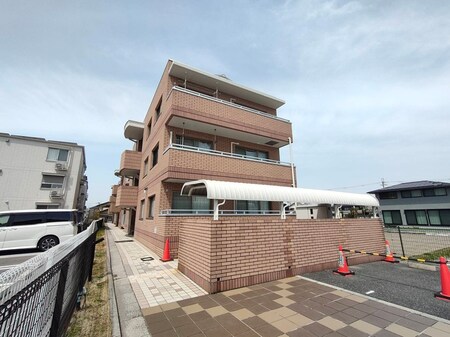 イ－ストピ－ス守山外観写真
