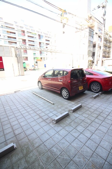 物件外観写真5　(駐車場)