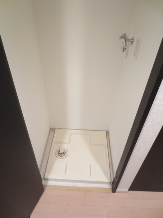 物件内観写真10　(洗濯機置場)