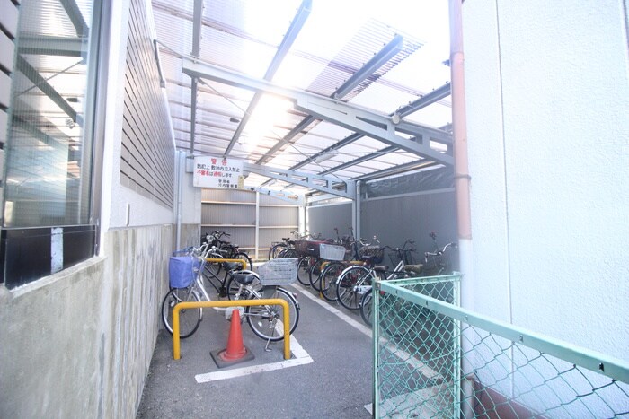 物件外観写真6　(駐輪場)