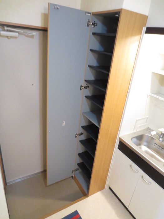 物件内観写真5　(靴箱)