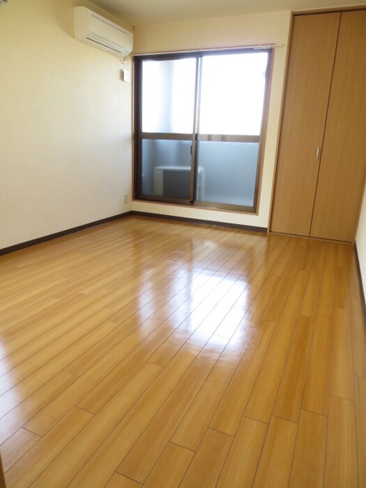 物件内観写真9　(居室)