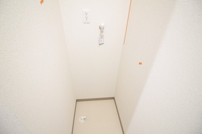 物件内観写真12　(洗濯機置場)