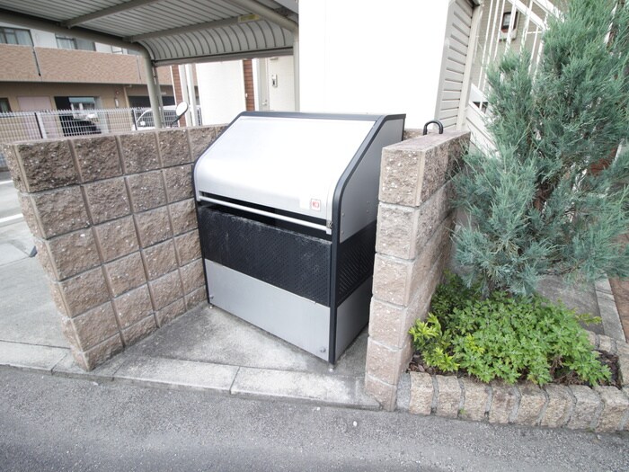 物件外観写真4　(建物設備)